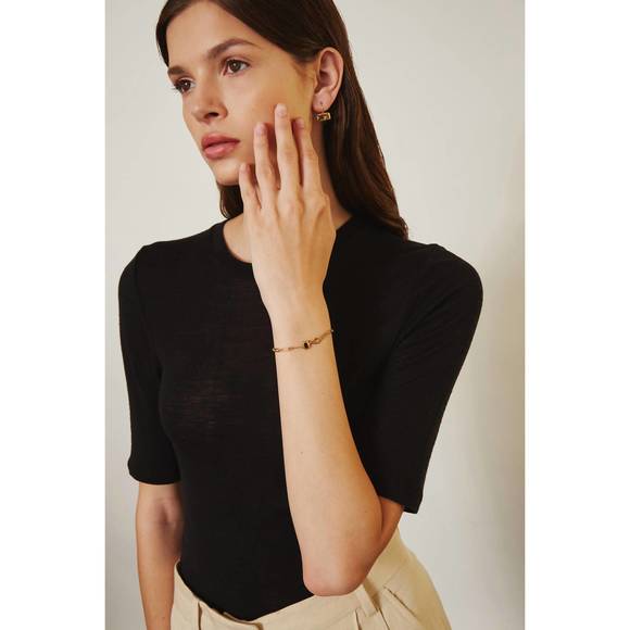 NEW CHAN LUU bezel-wrapped hypersthene hook bracelet in gold - Picture 3 of 3